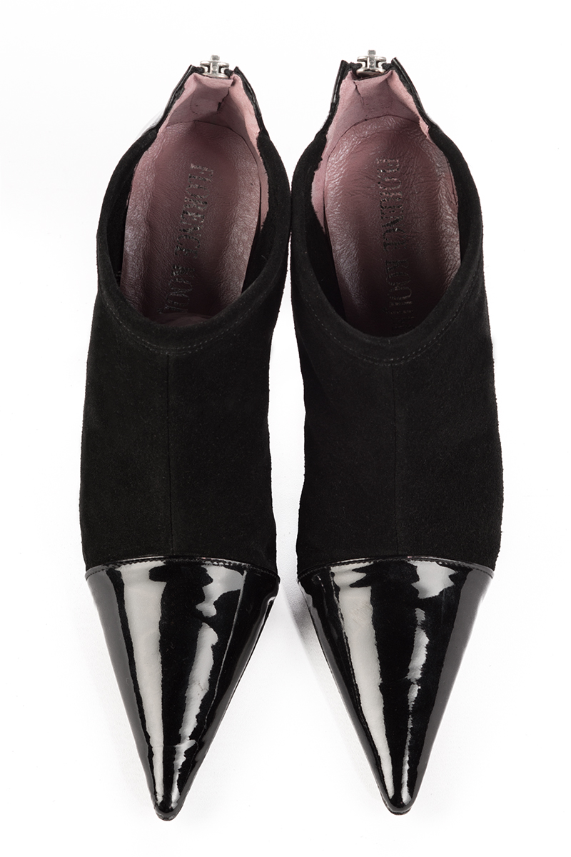 Gloss black women's ankle boots with a zip at the back. Pointed toe. Very high slim heel. Top view - Florence KOOIJMAN